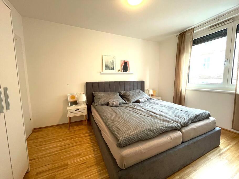 New I Stylish I Modern I Cozy Apartment เวียนนา ภายนอก รูปภาพ