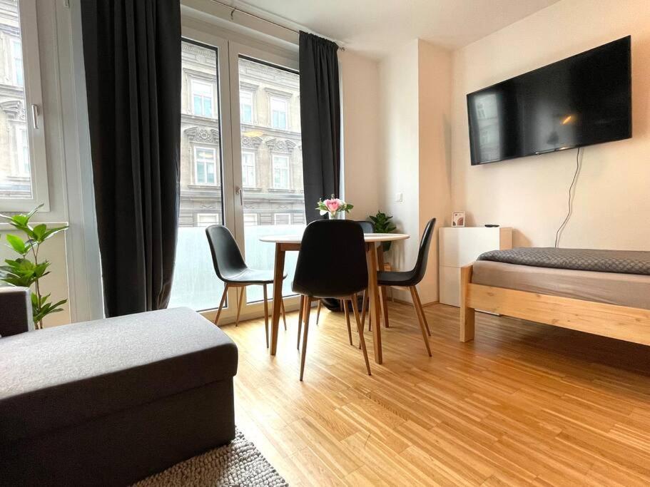 New I Stylish I Modern I Cozy Apartment เวียนนา ภายนอก รูปภาพ