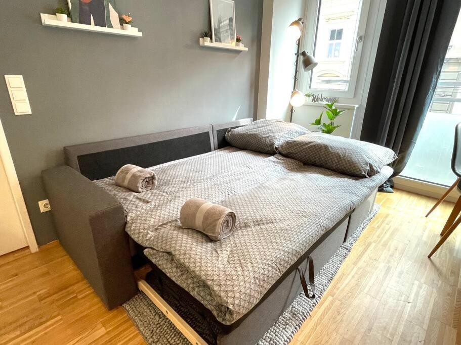 New I Stylish I Modern I Cozy Apartment เวียนนา ภายนอก รูปภาพ